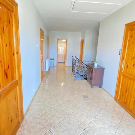 Goscinne R10 Rewa