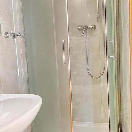 Goscinne R10 Δωμάτια σε οικογενειακή κατοικία *