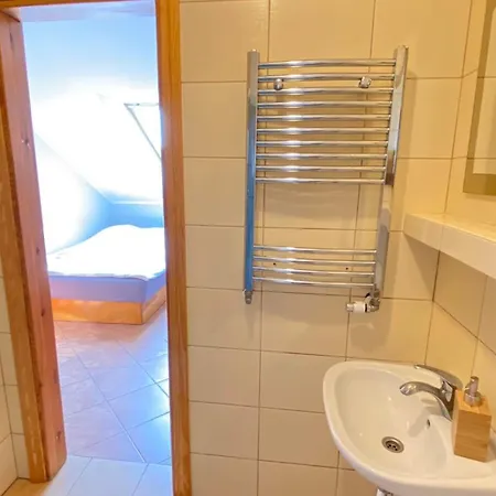 Homestay Goscinne R10 *