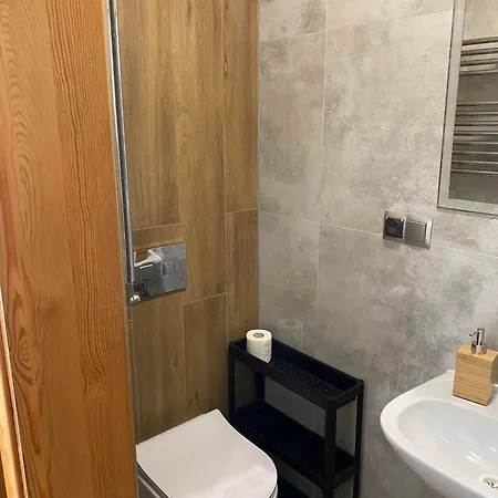 Δωμάτια σε οικογενειακή κατοικία Goscinne R10 *