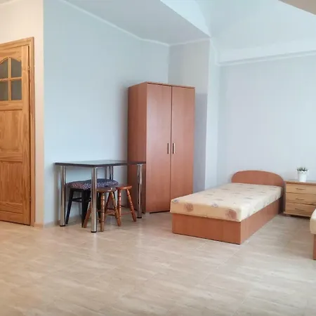 Δωμάτια σε οικογενειακή κατοικία Goscinne R10