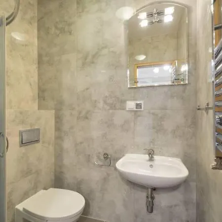 Δωμάτια σε οικογενειακή κατοικία Goscinne R10 *