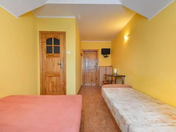 Goscinne R10 * Рева